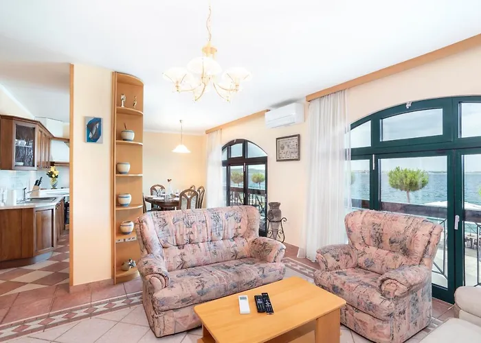 Beachfront Sunvita By Locap Group *